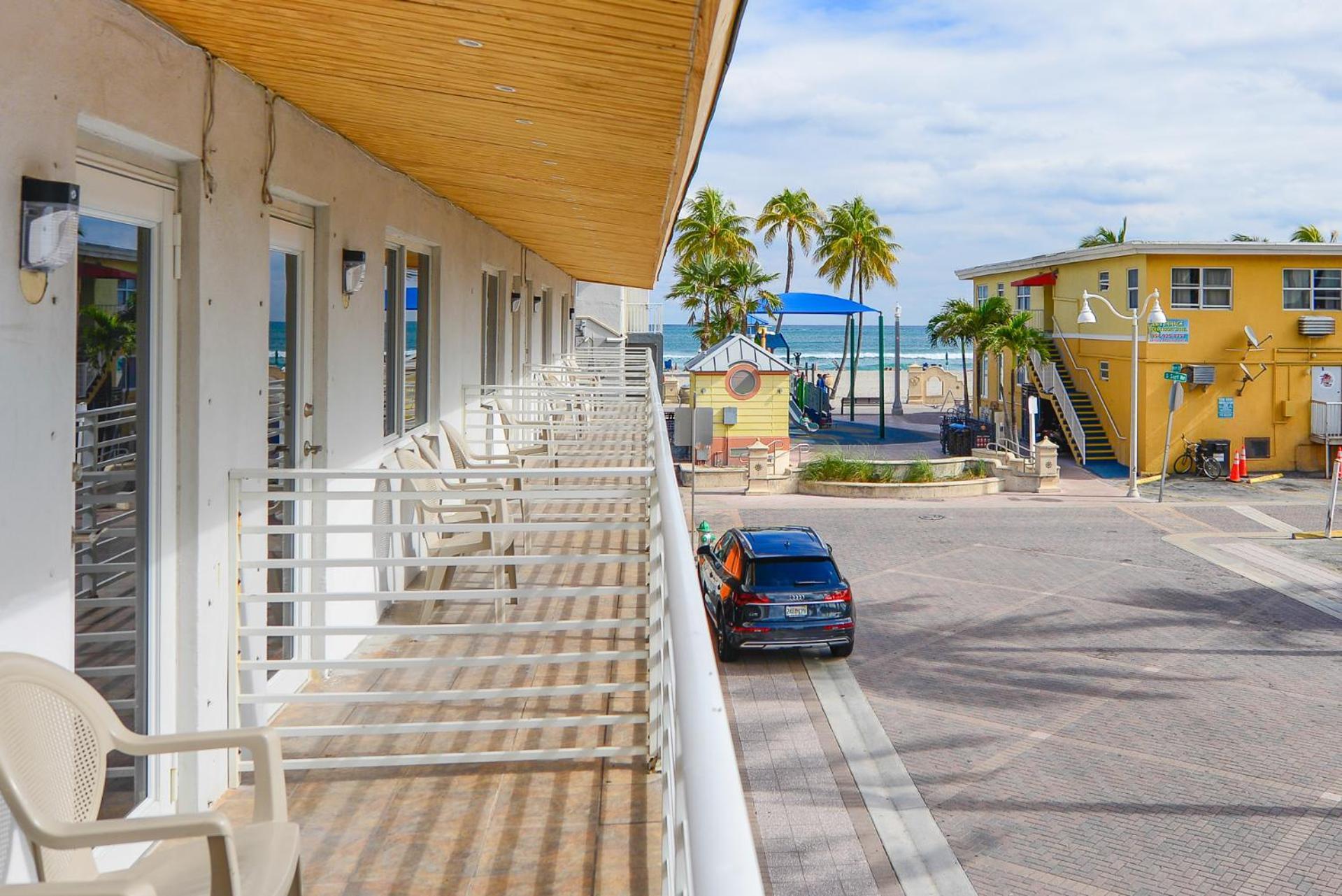 Amazing Balcony Studio At The Beach With Parking -M44 Χόλιγουντ Εξωτερικό φωτογραφία