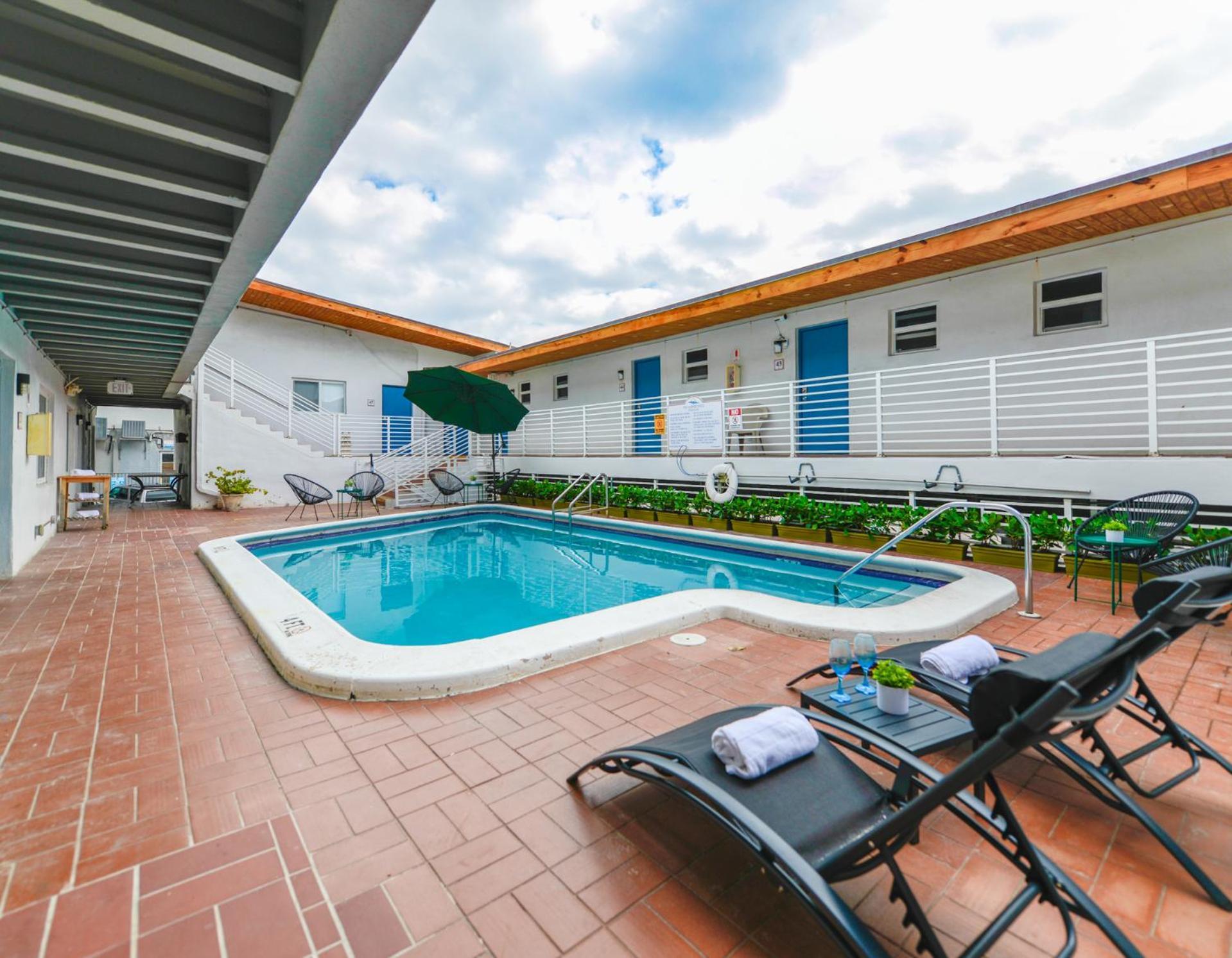 Amazing Balcony Studio At The Beach With Parking -M44 Χόλιγουντ Εξωτερικό φωτογραφία